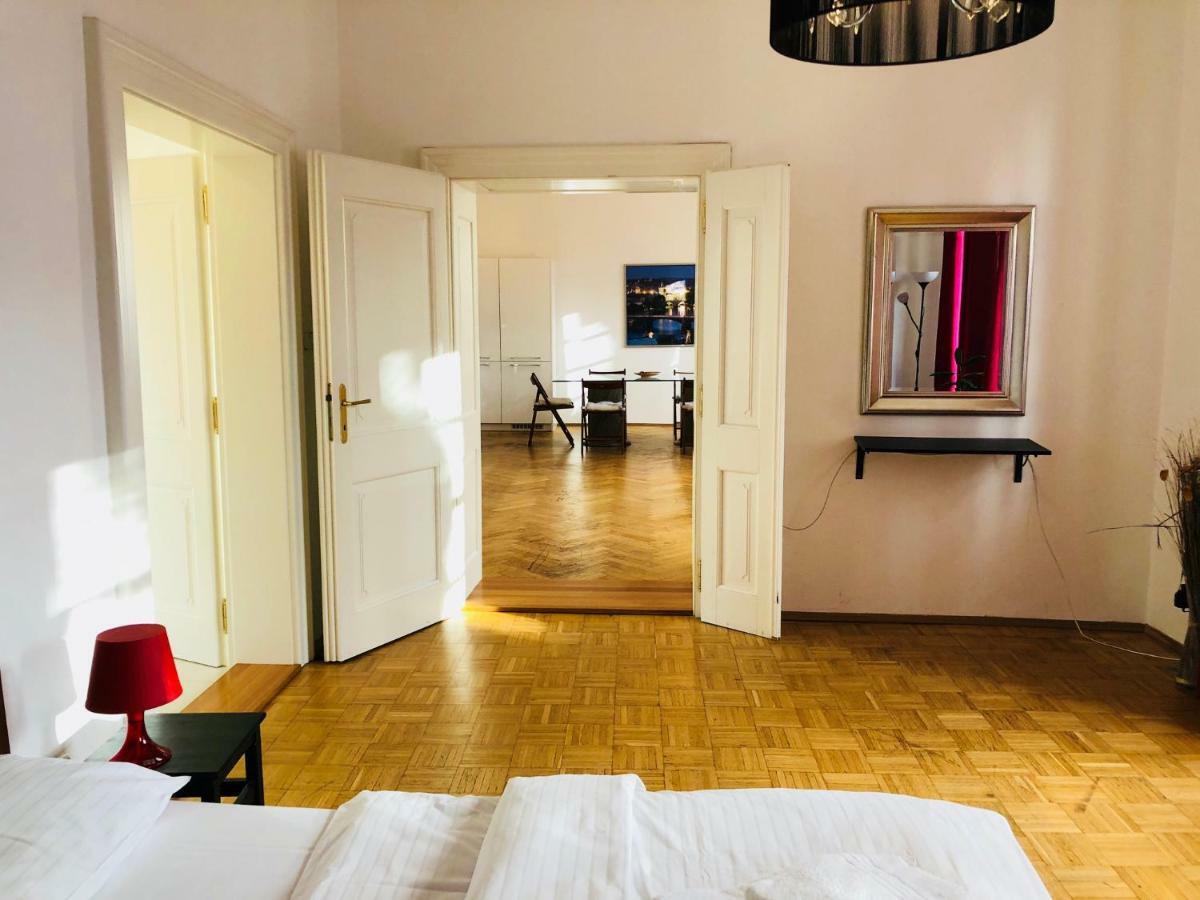 Royal Road Ii Praag
