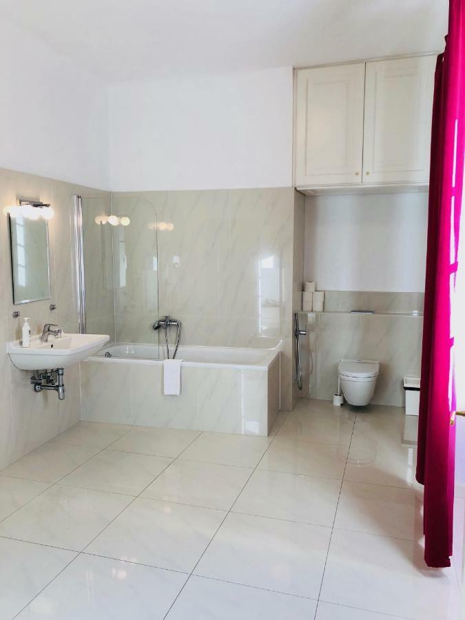 Apartment Royal Road Ii