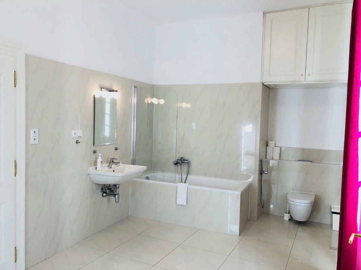 Apartment Royal Road Ii